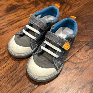 See Kai Run Toddler Shoes, size 9